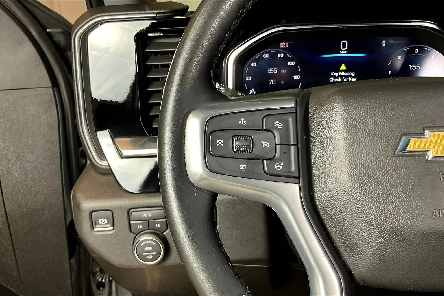 Chevrolet Silverado photo 13