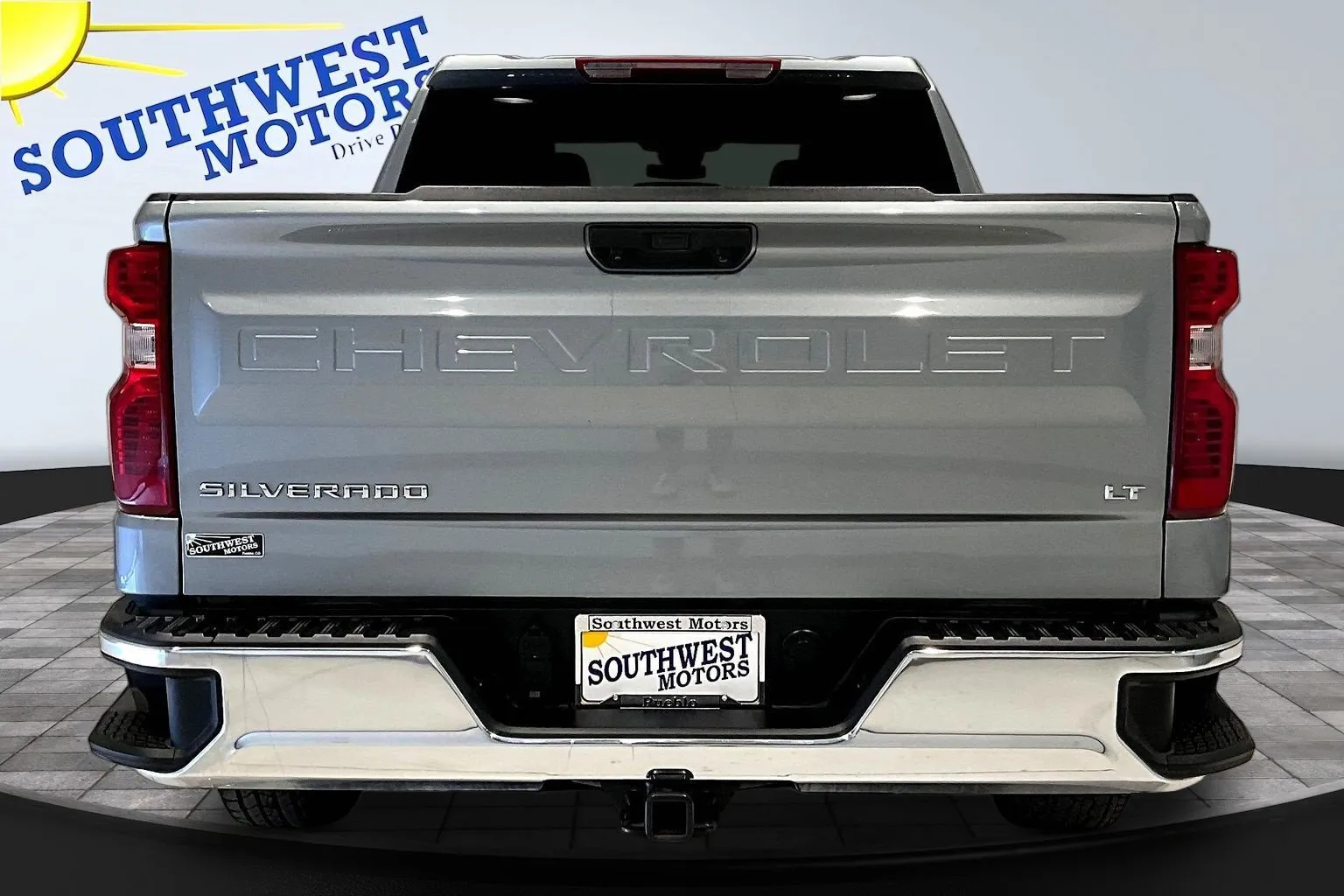 Chevrolet Silverado photo 6