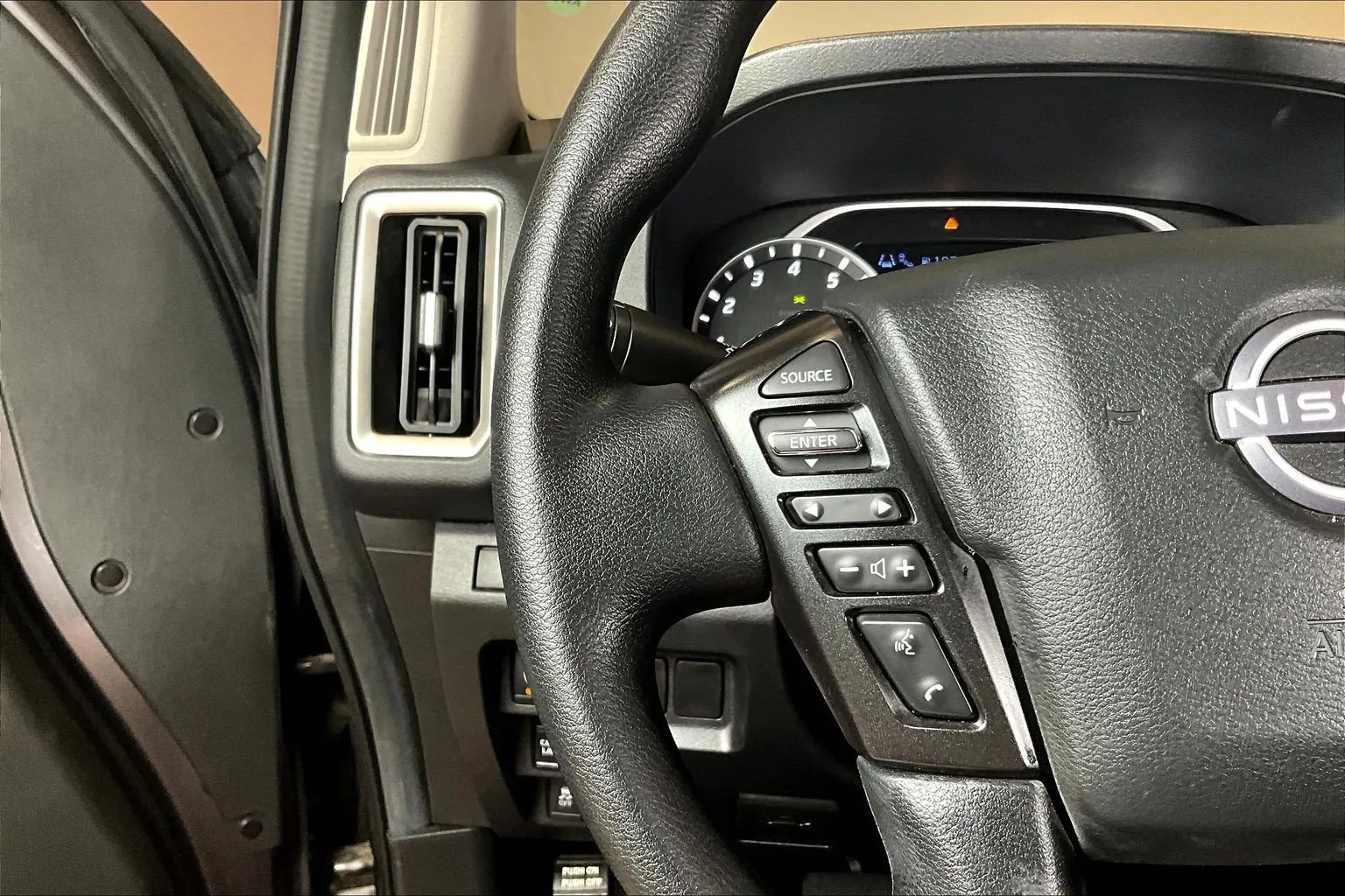 Nissan Frontier photo 13