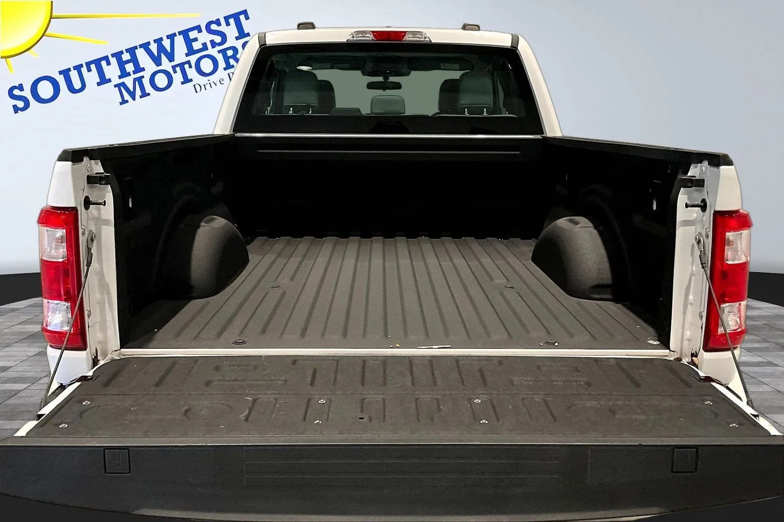 Ford F-150 photo 8