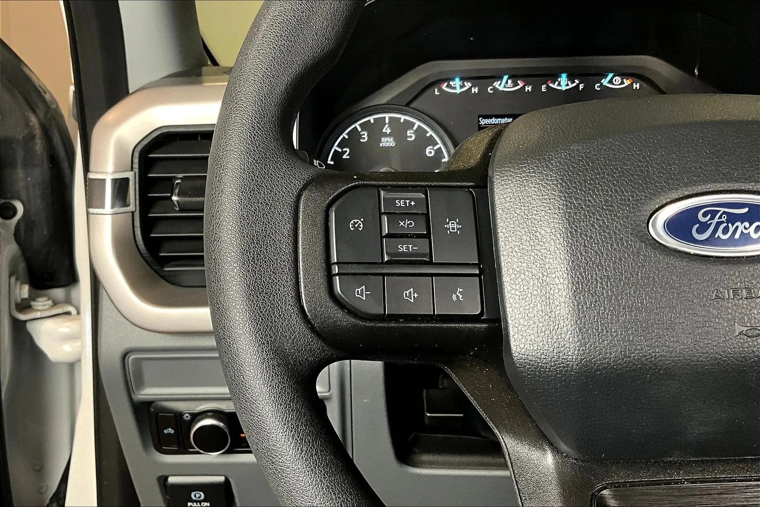 Ford F-150 photo 13