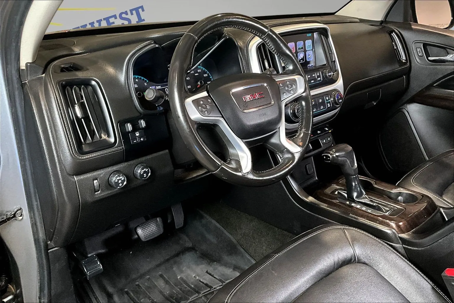 GMC Canyon photo 18