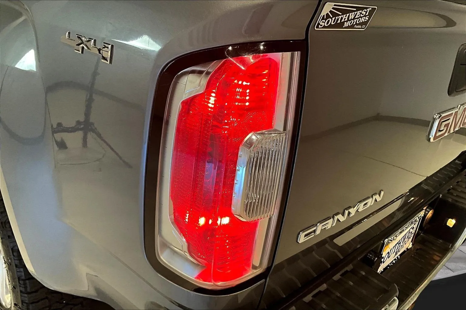 GMC Canyon photo 24