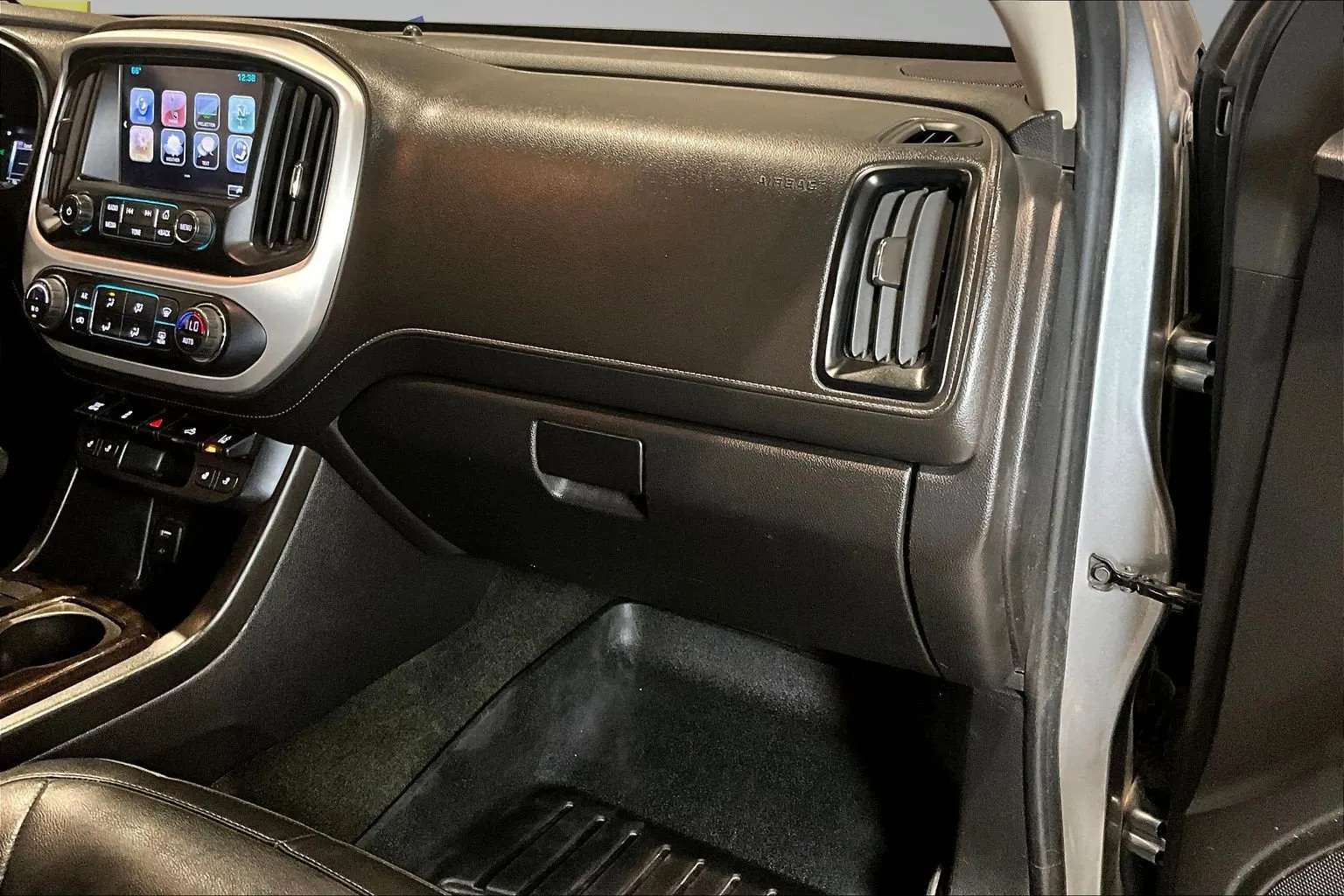 GMC Canyon photo 27