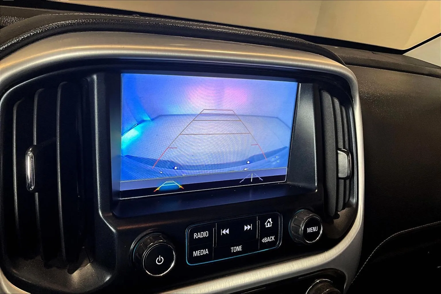 GMC Canyon photo 16