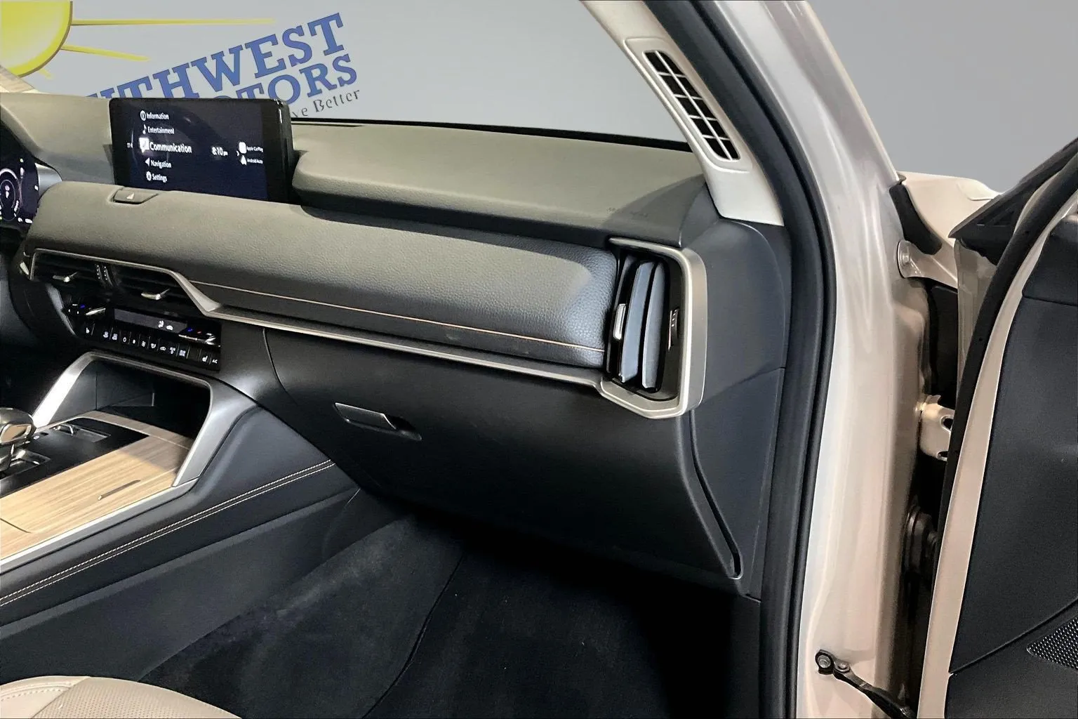 Mazda CX-90 photo 28