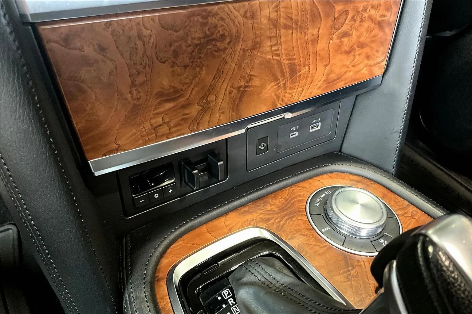Nissan Armada photo 16