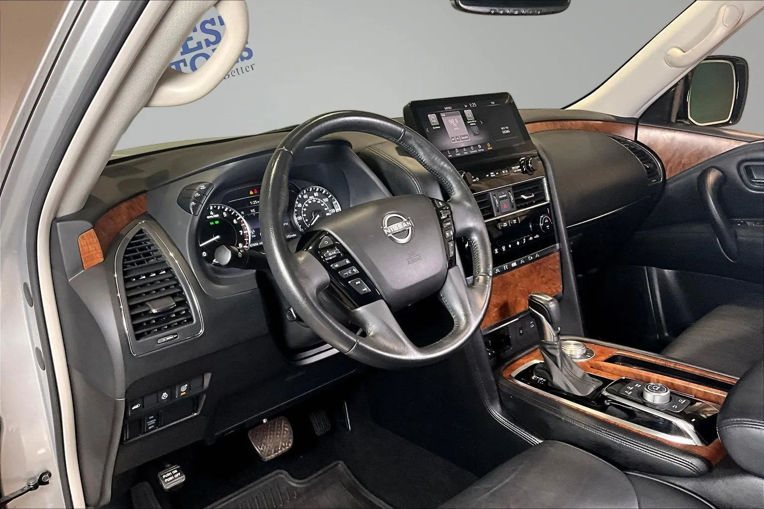 Nissan Armada photo 18