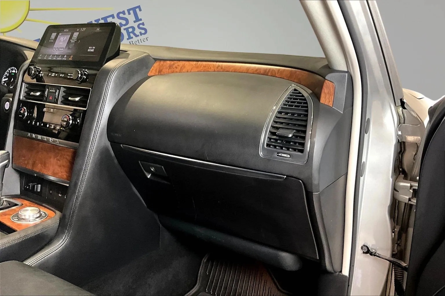 Nissan Armada photo 28