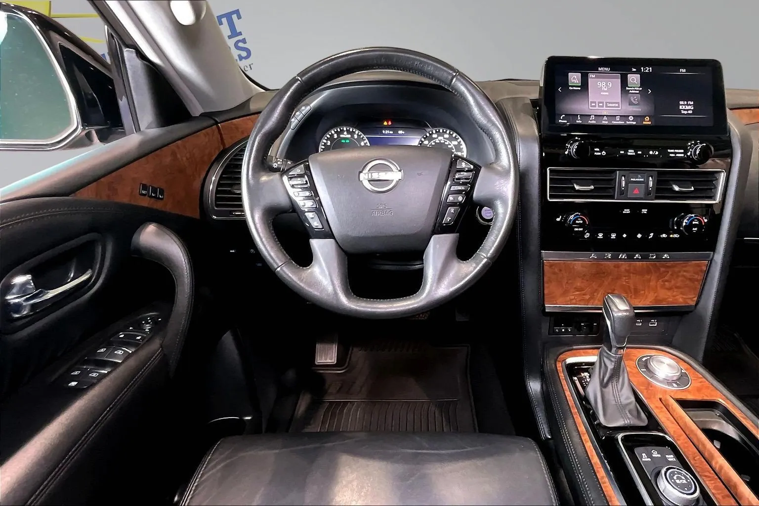 Nissan Armada photo 9