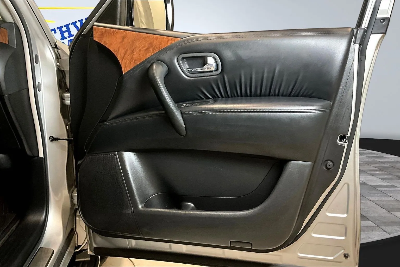 Nissan Armada photo 30
