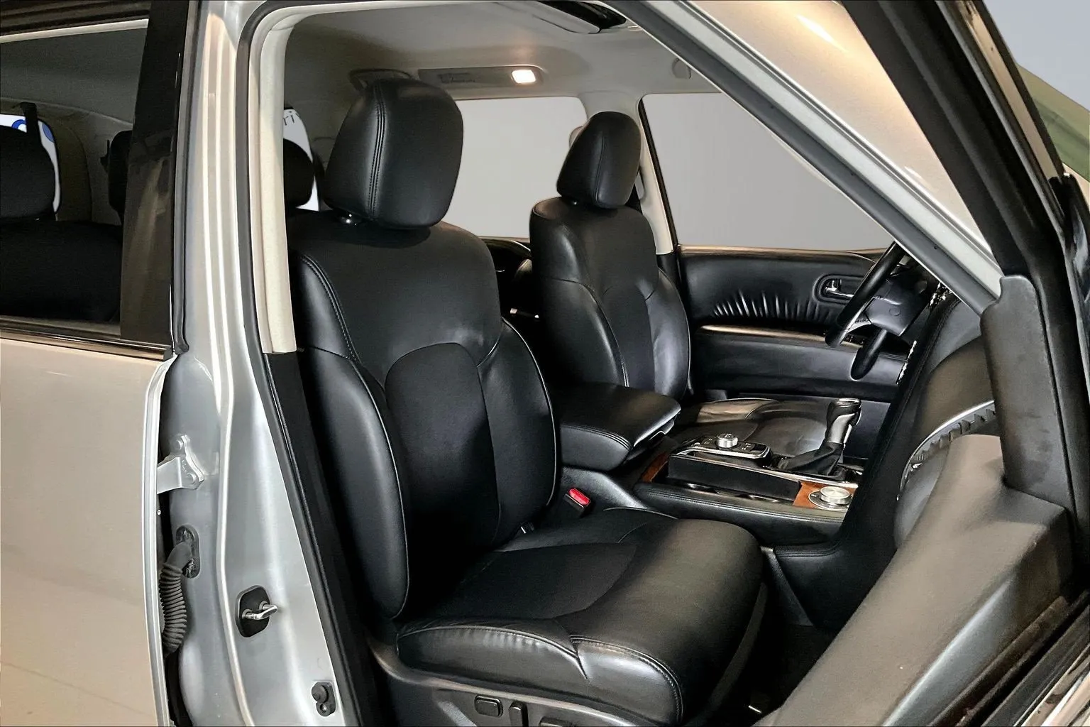 Nissan Armada photo 31
