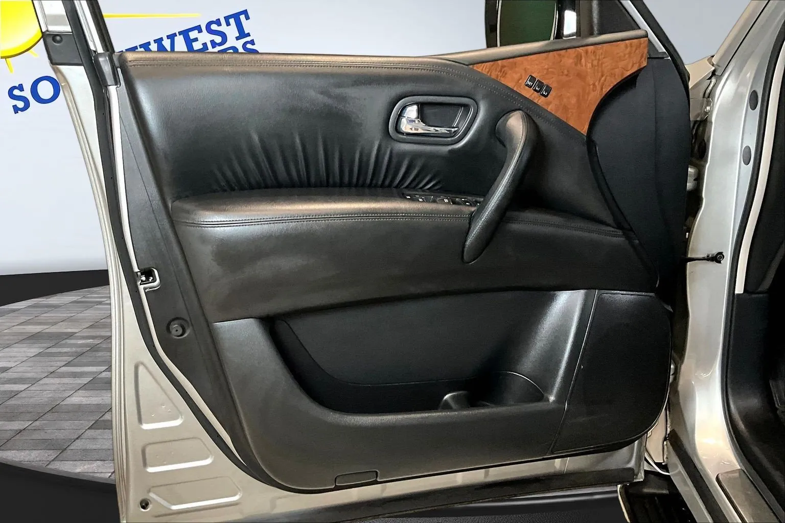 Nissan Armada photo 21