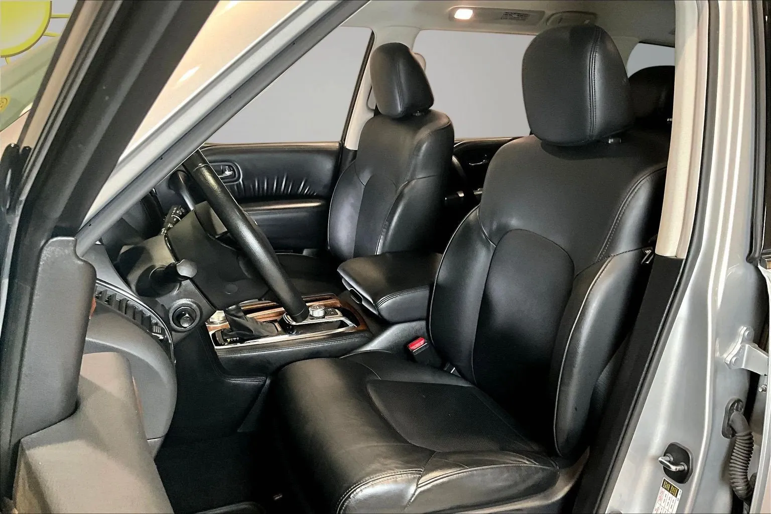 Nissan Armada photo 22