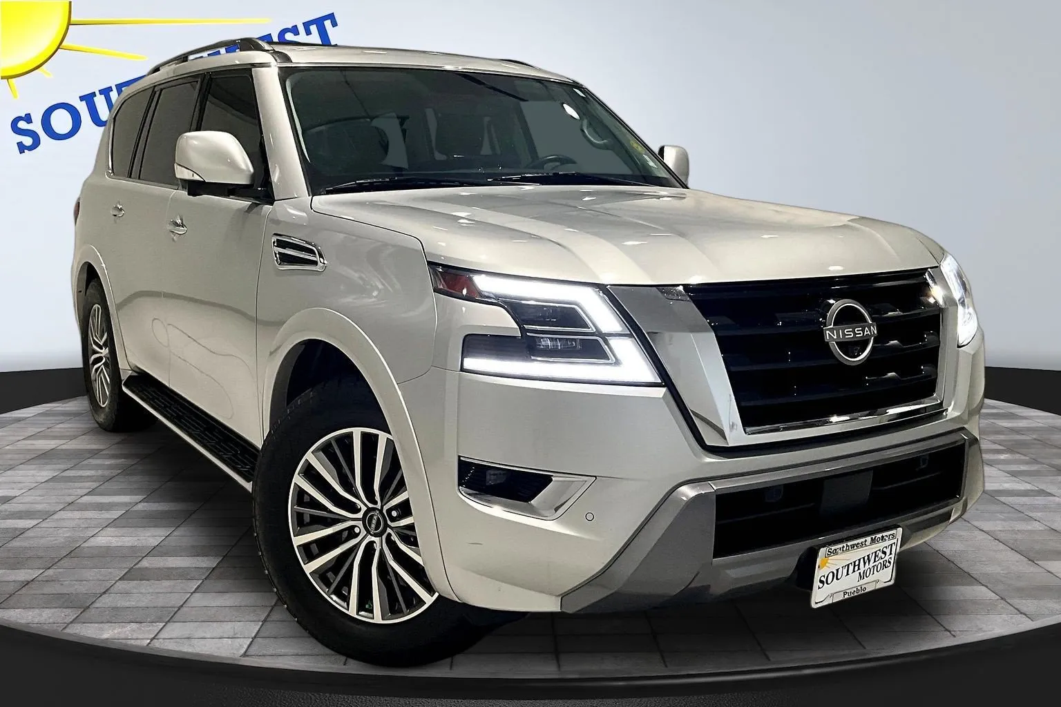 Nissan Armada photo 3