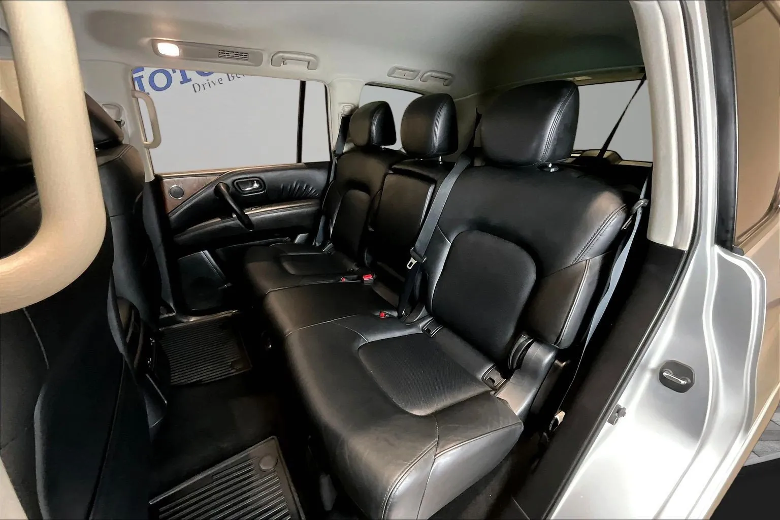 Nissan Armada photo 23
