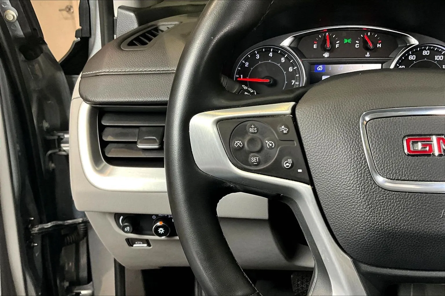 GMC Terrain photo 12