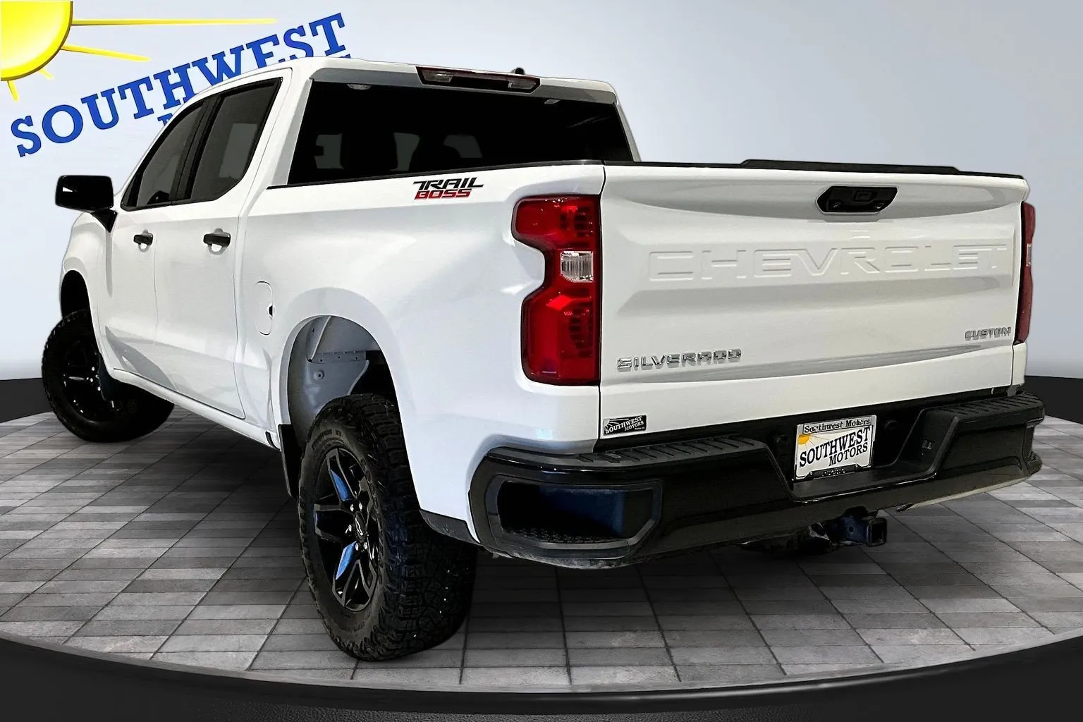 Chevrolet Silverado photo 5