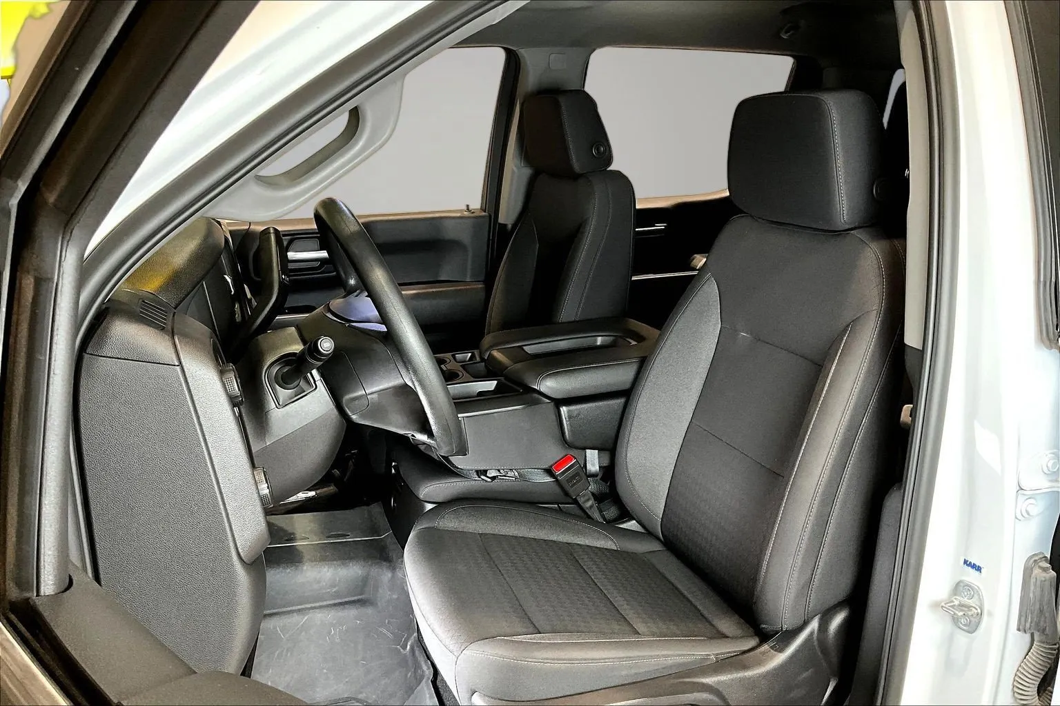 Chevrolet Silverado photo 23