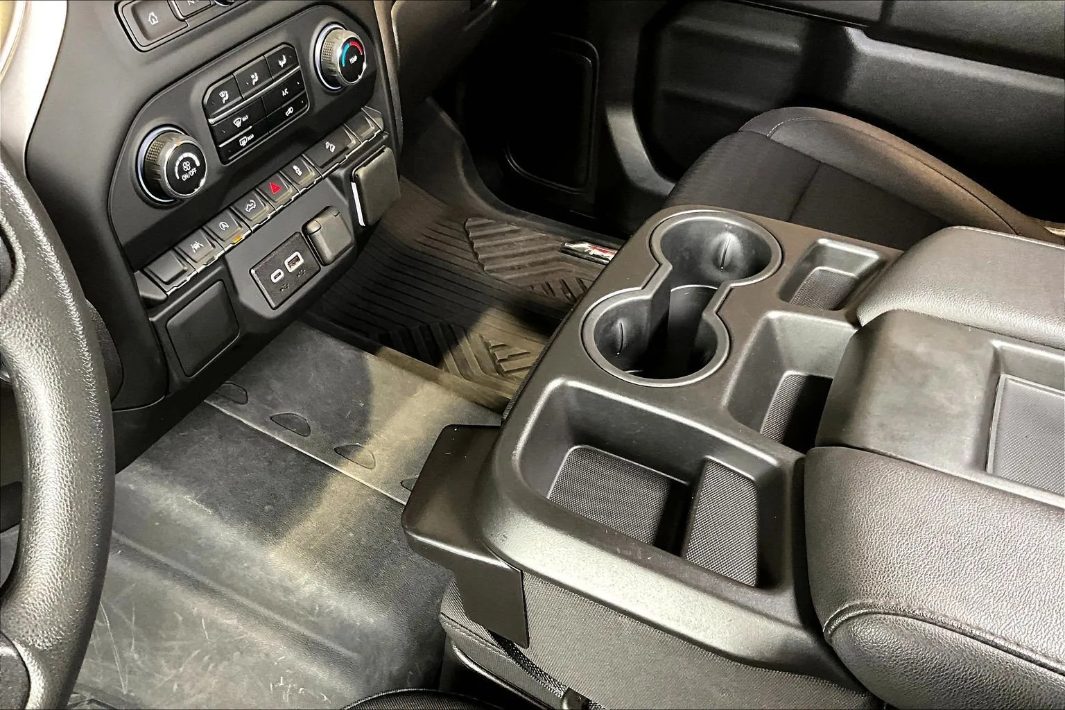 Chevrolet Silverado photo 20