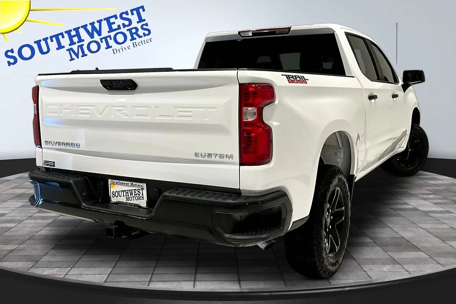 Chevrolet Silverado photo 7