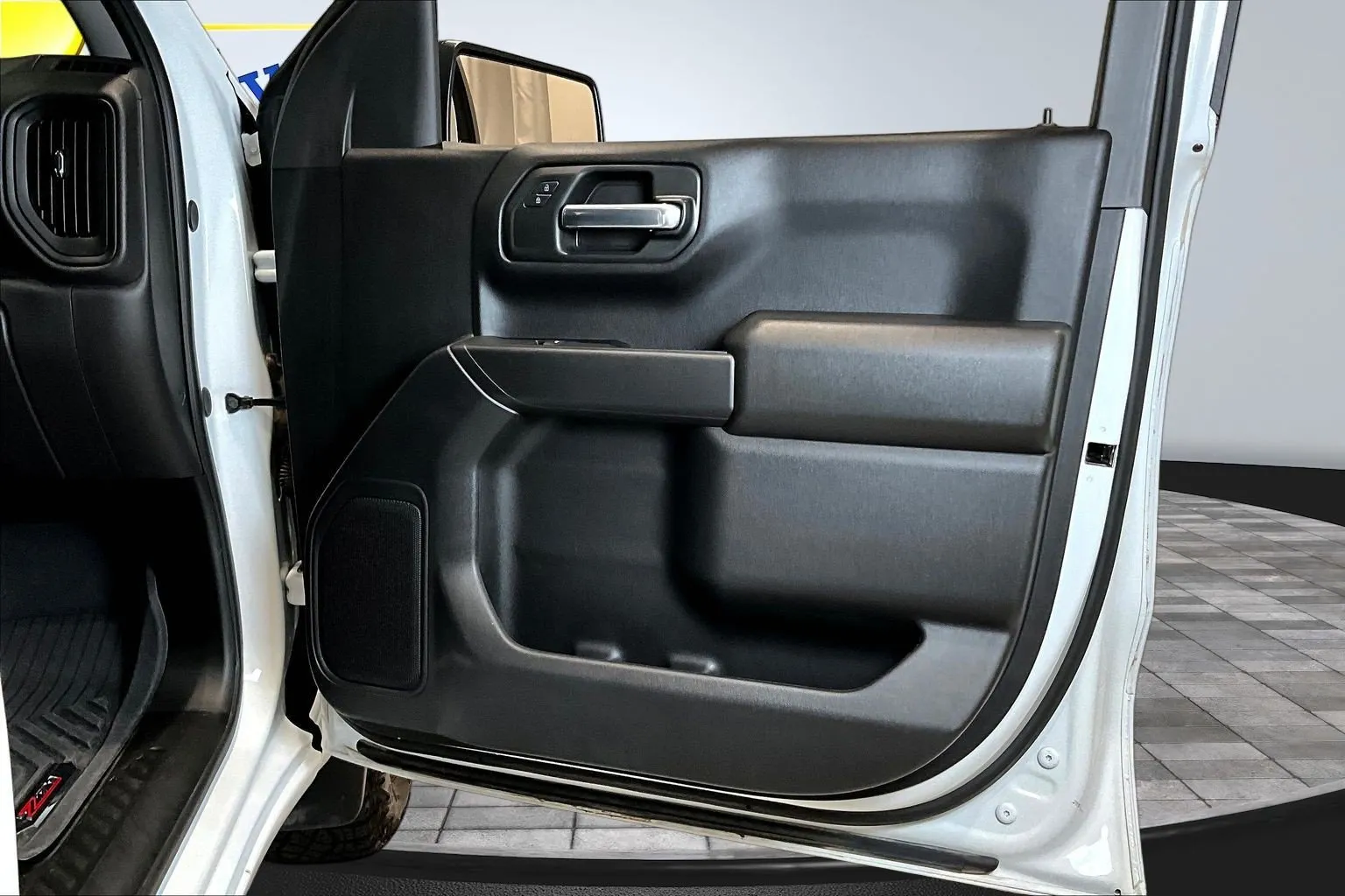 Chevrolet Silverado photo 30