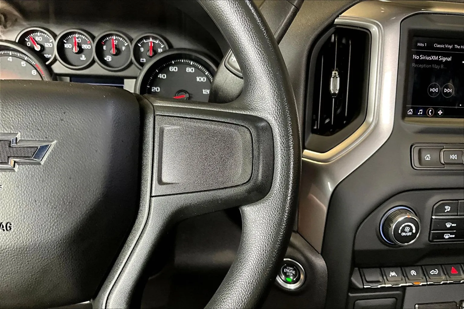 Chevrolet Silverado photo 14