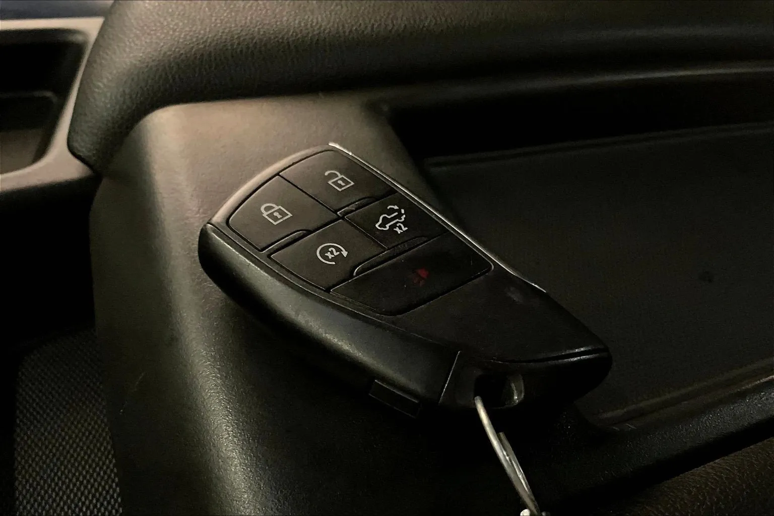 Chevrolet Silverado photo 37