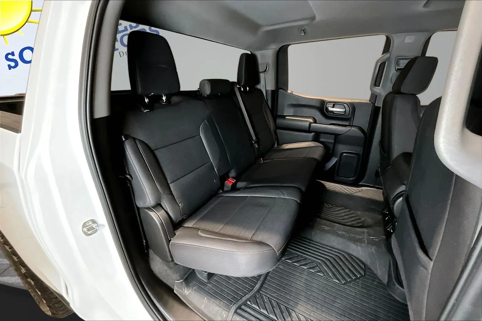 Chevrolet Silverado photo 27