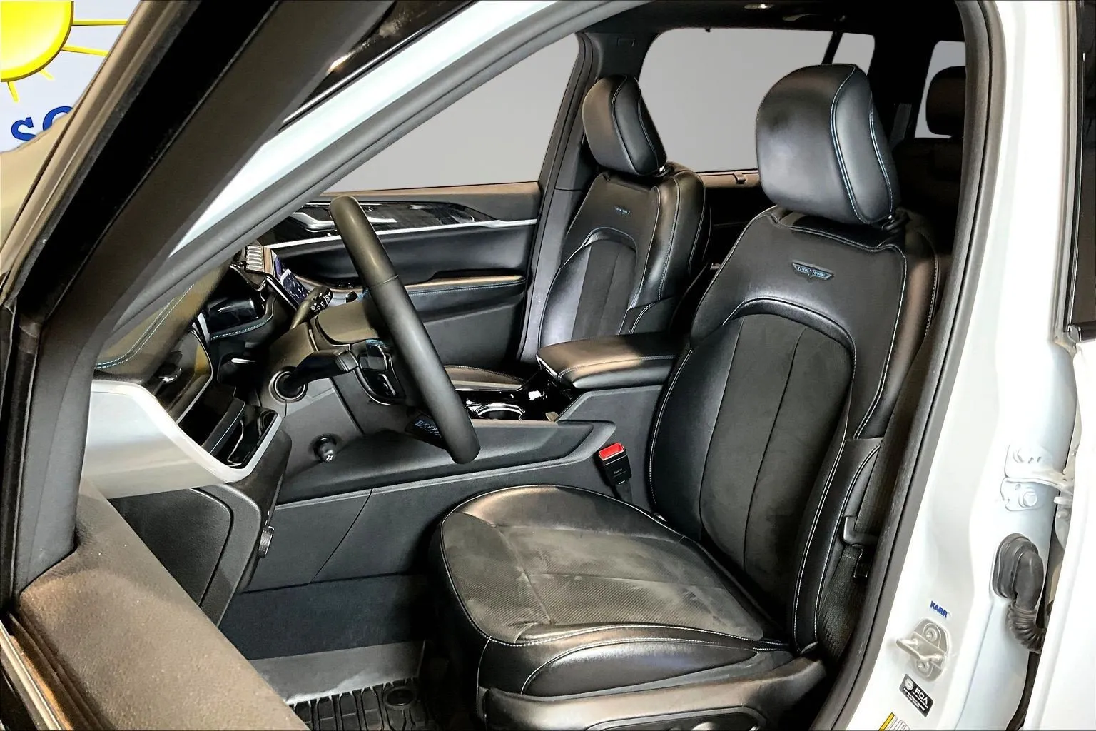Jeep Grand Cherokee photo 22