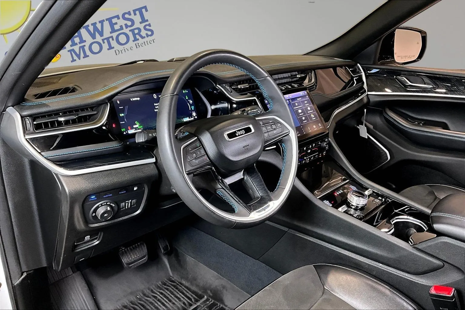 Jeep Grand Cherokee photo 18