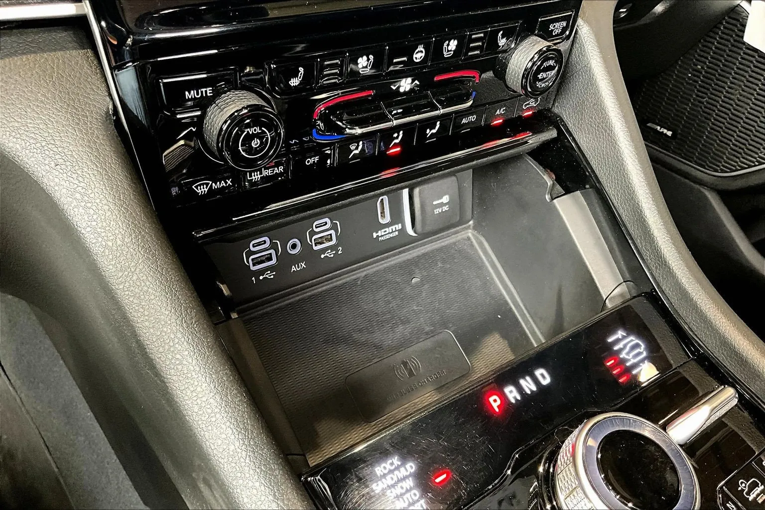 Jeep Grand Cherokee photo 16