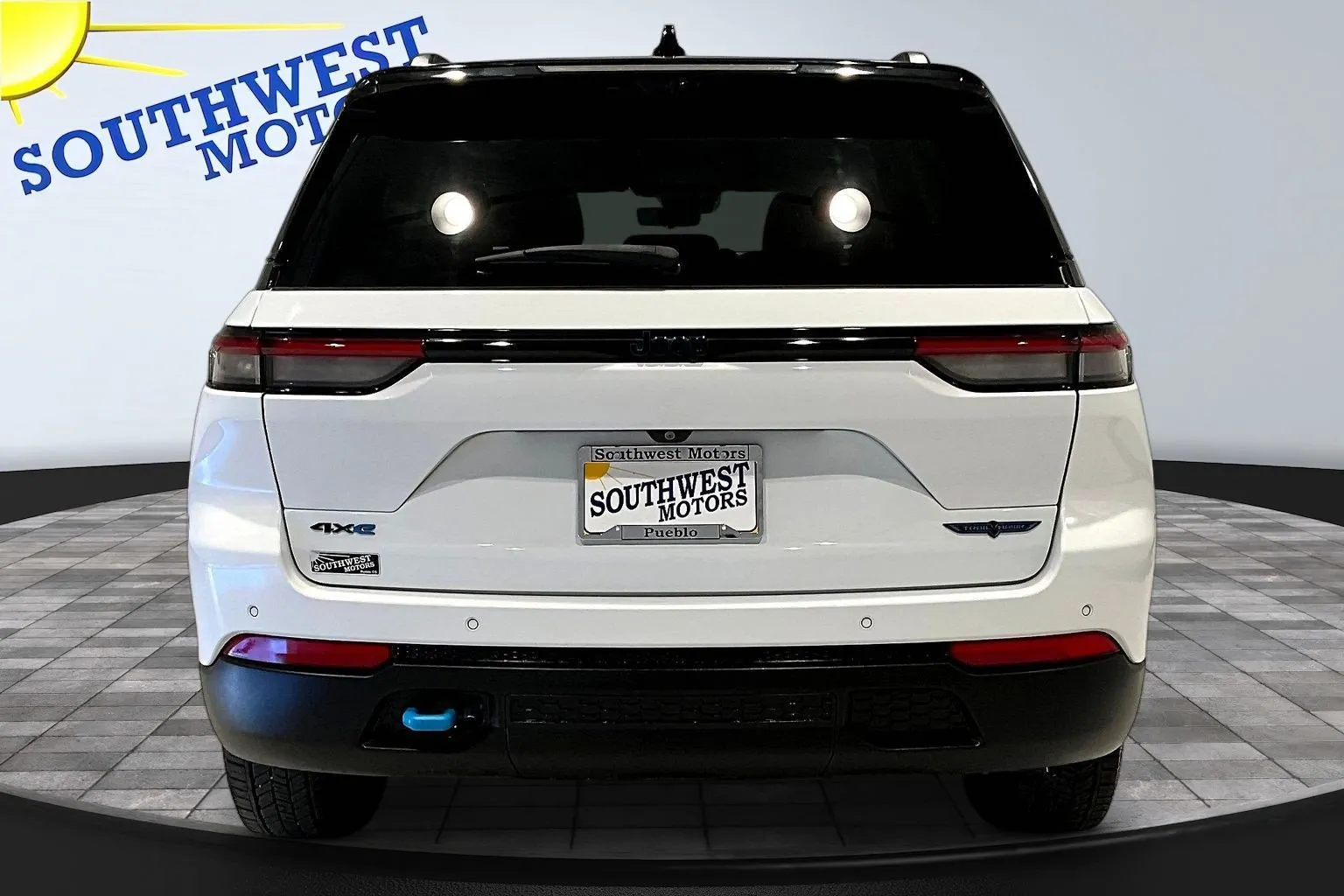 Jeep Grand Cherokee photo 6