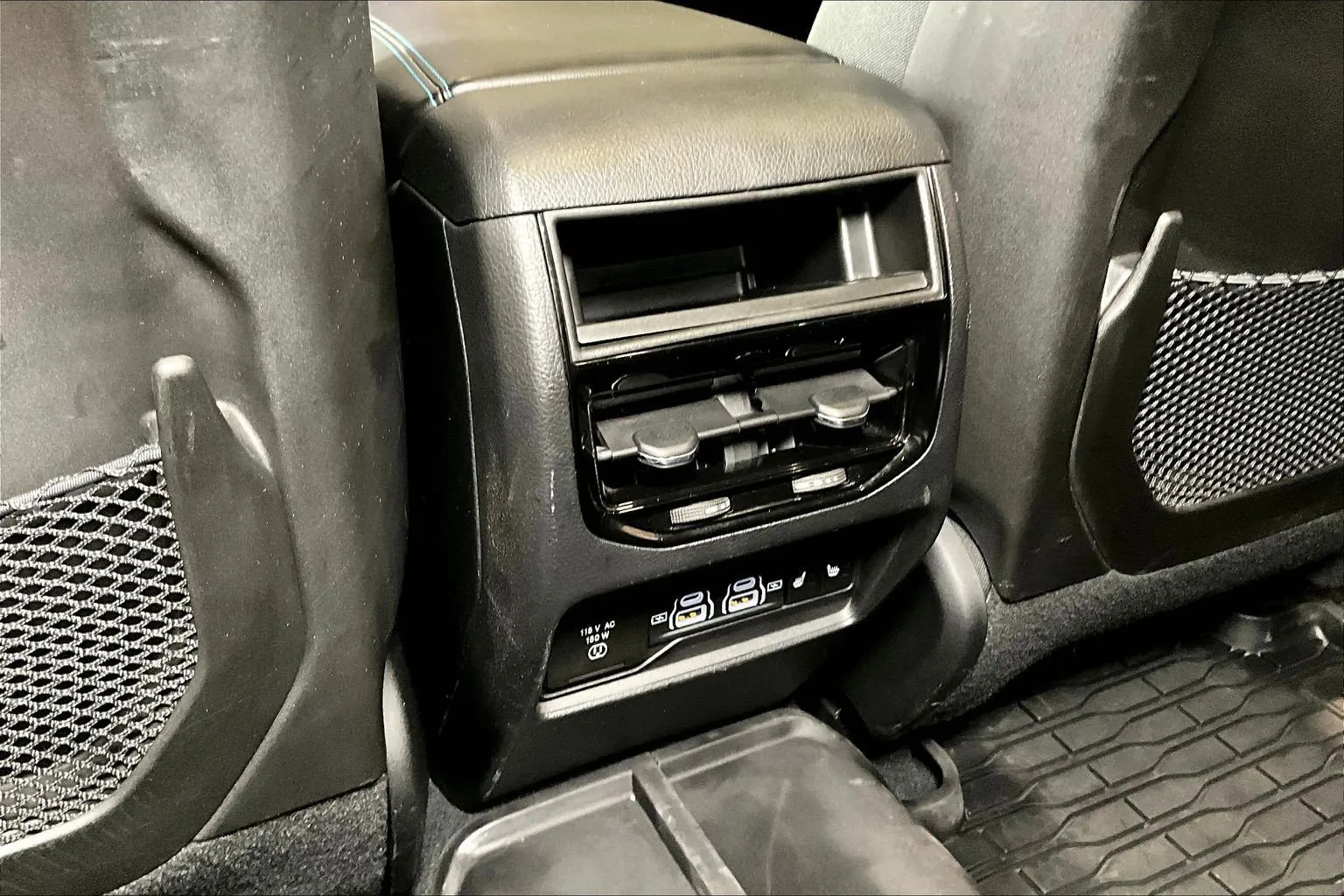 Jeep Grand Cherokee photo 11