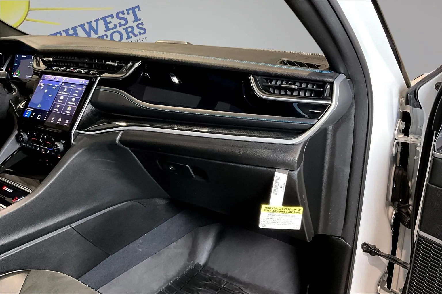 Jeep Grand Cherokee photo 27