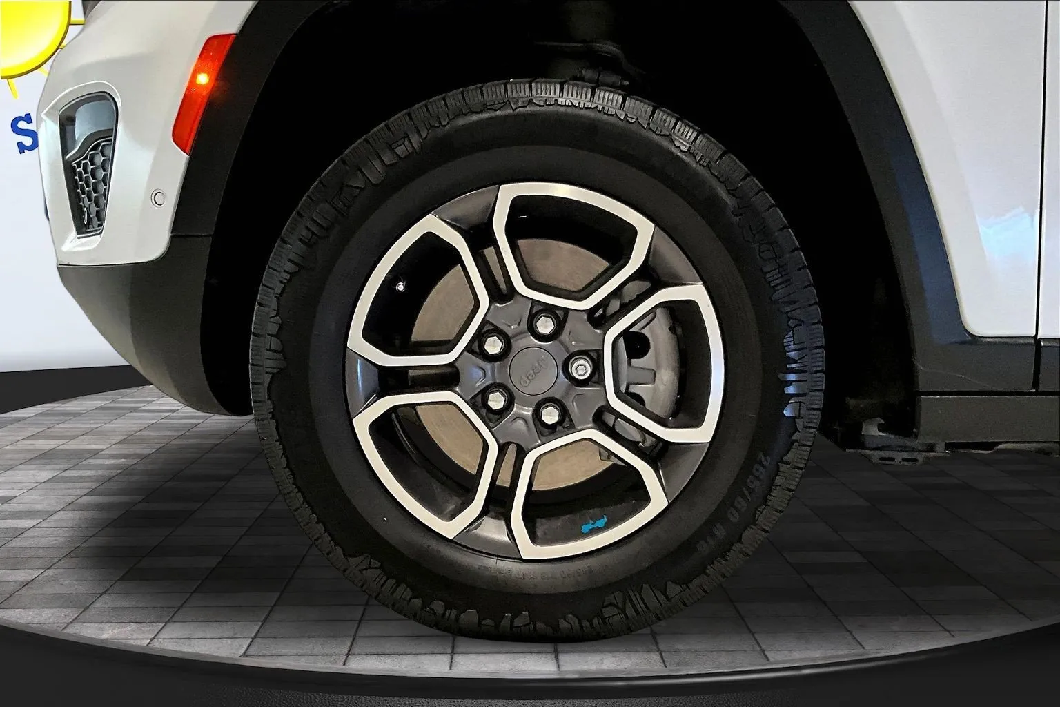 Jeep Grand Cherokee photo 35