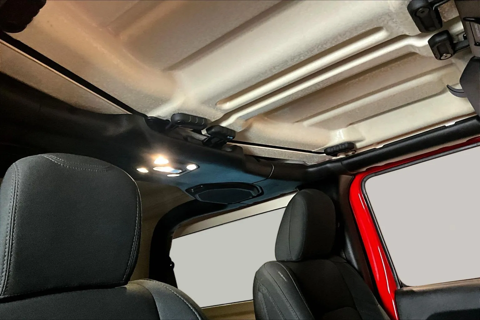 Jeep Wrangler photo 26