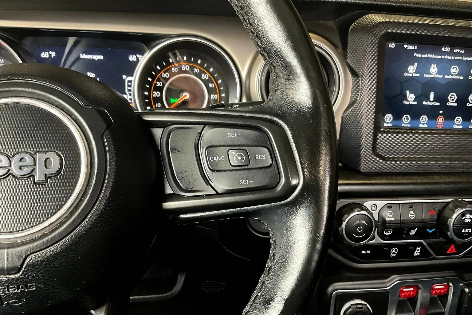 Jeep Wrangler photo 12