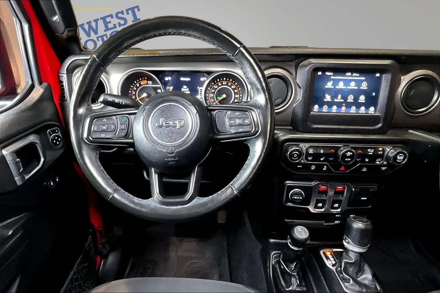 Jeep Wrangler photo 9
