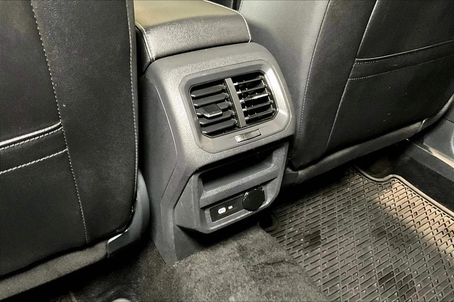 Volkswagen Tiguan photo 11