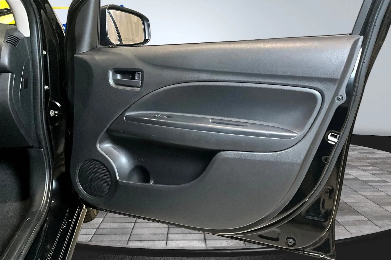 Mitsubishi Mirage photo 27