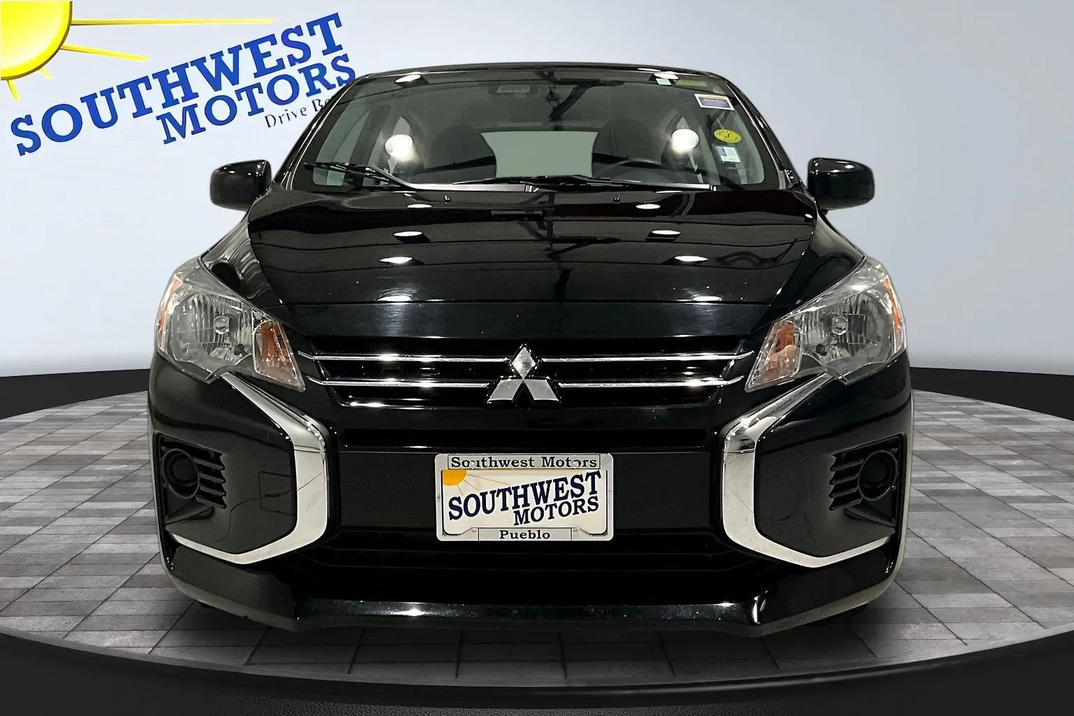 Mitsubishi Mirage photo 2