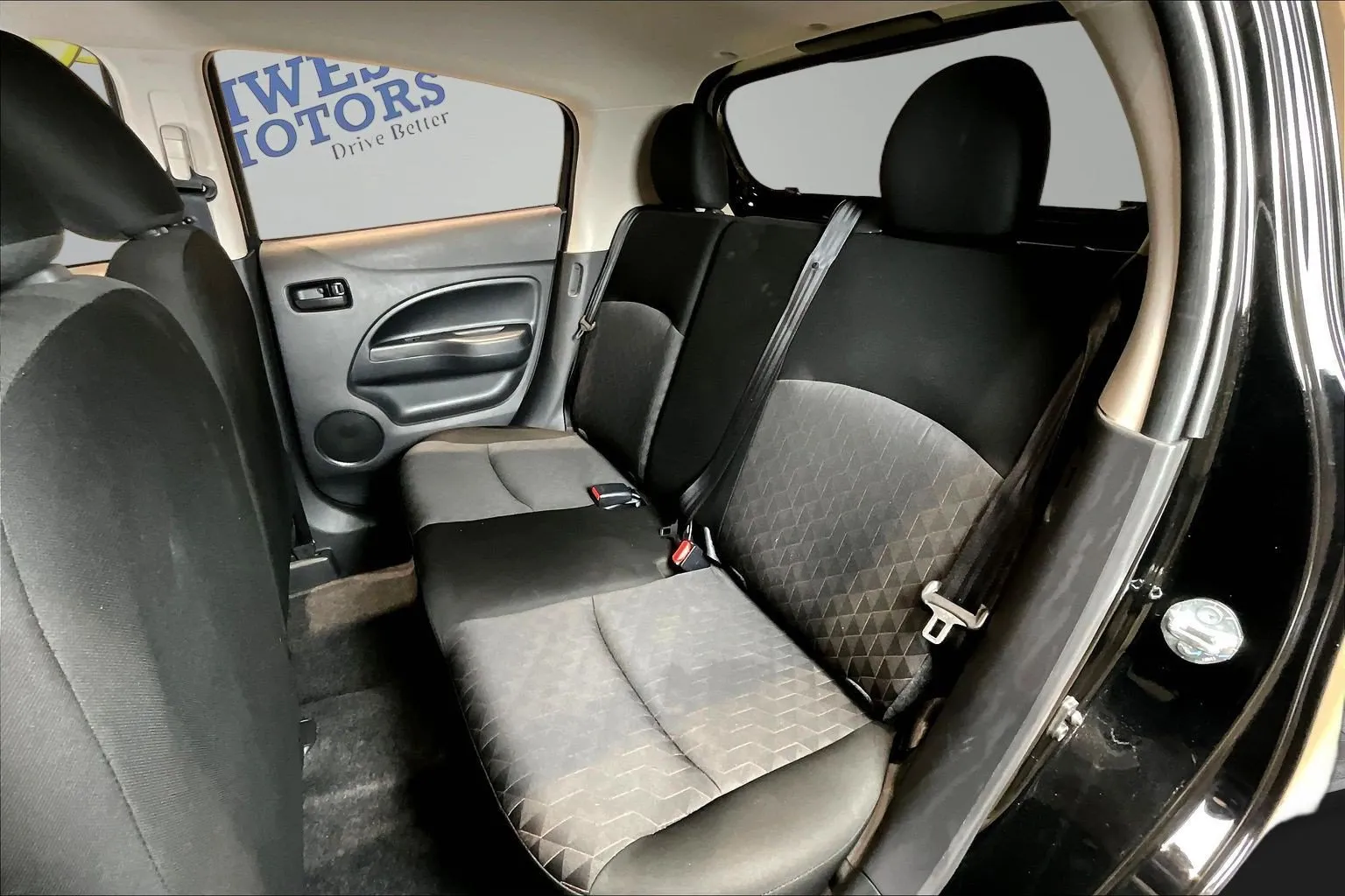 Mitsubishi Mirage photo 22