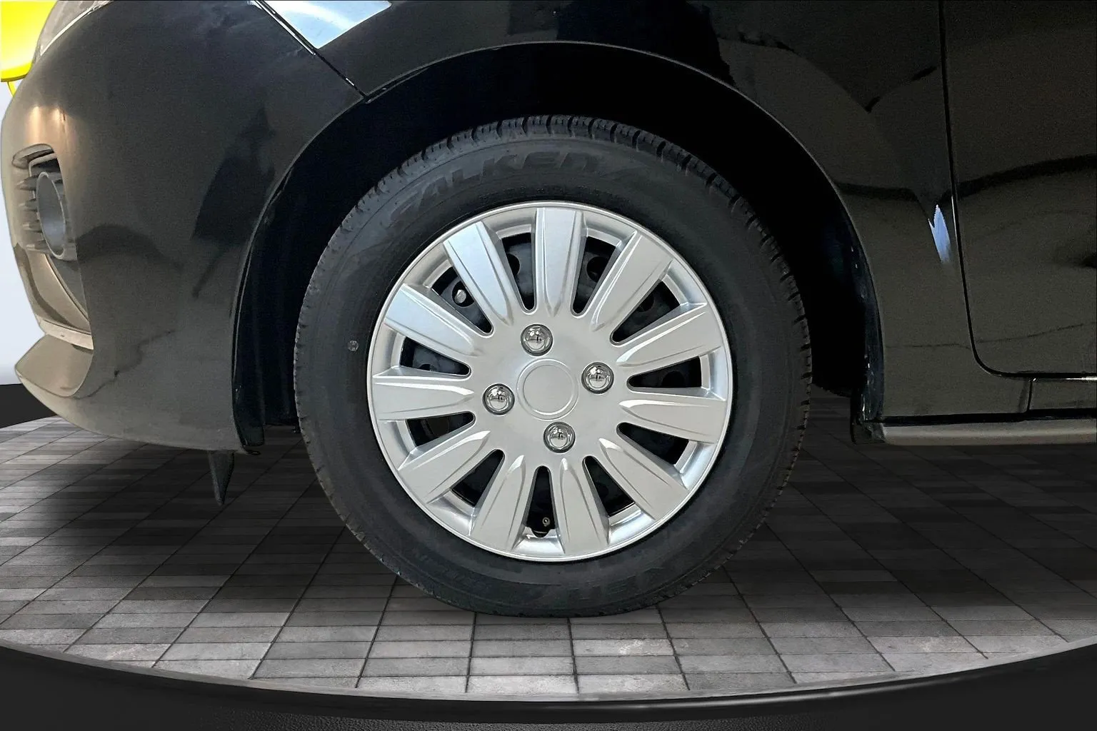 Mitsubishi Mirage photo 32