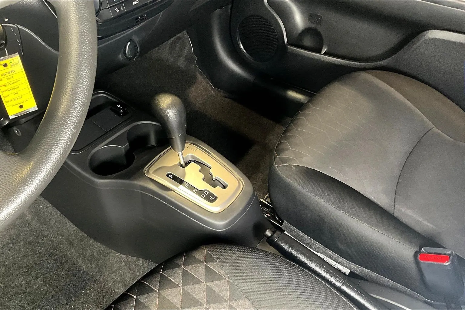 Mitsubishi Mirage photo 18