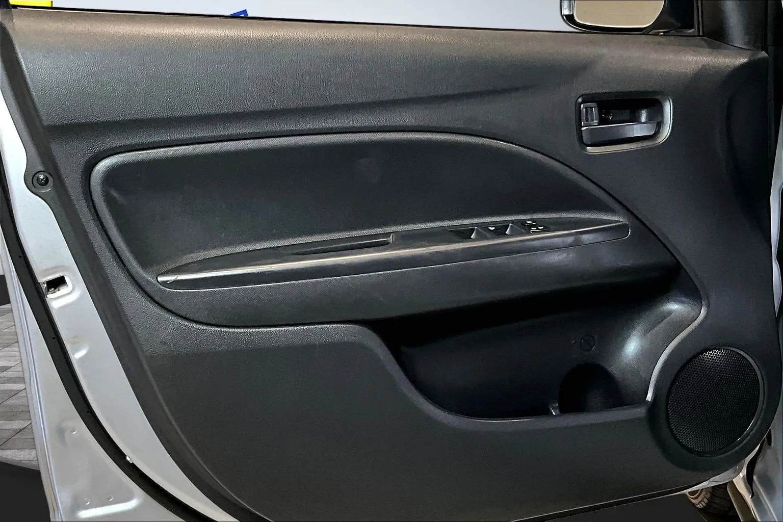 Mitsubishi Mirage photo 20