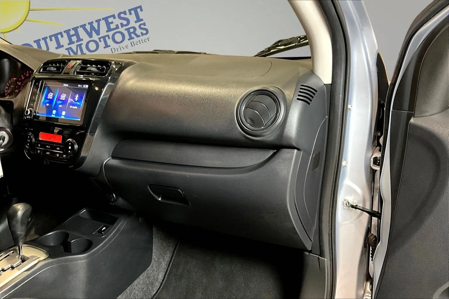 Mitsubishi Mirage photo 25