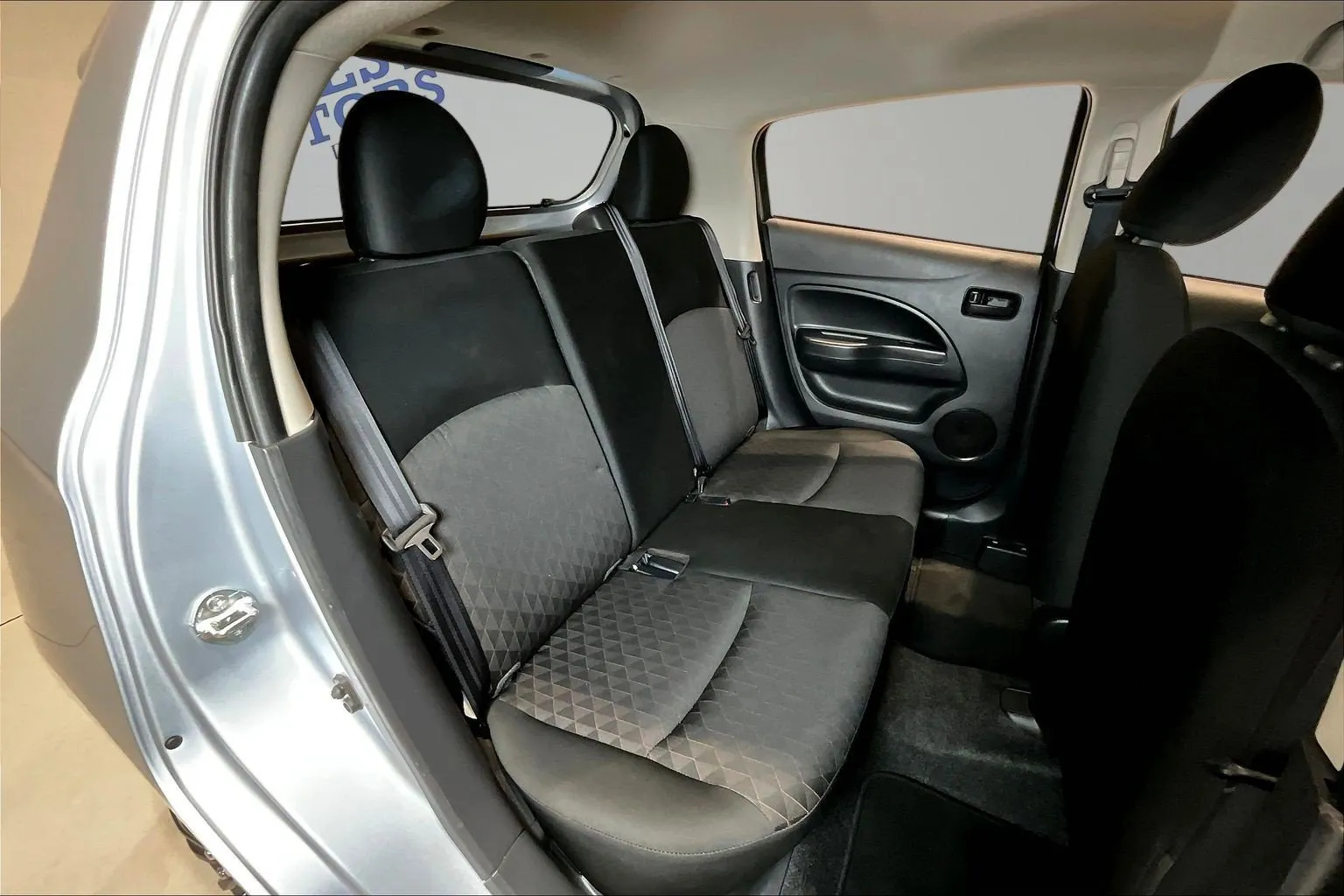 Mitsubishi Mirage photo 24
