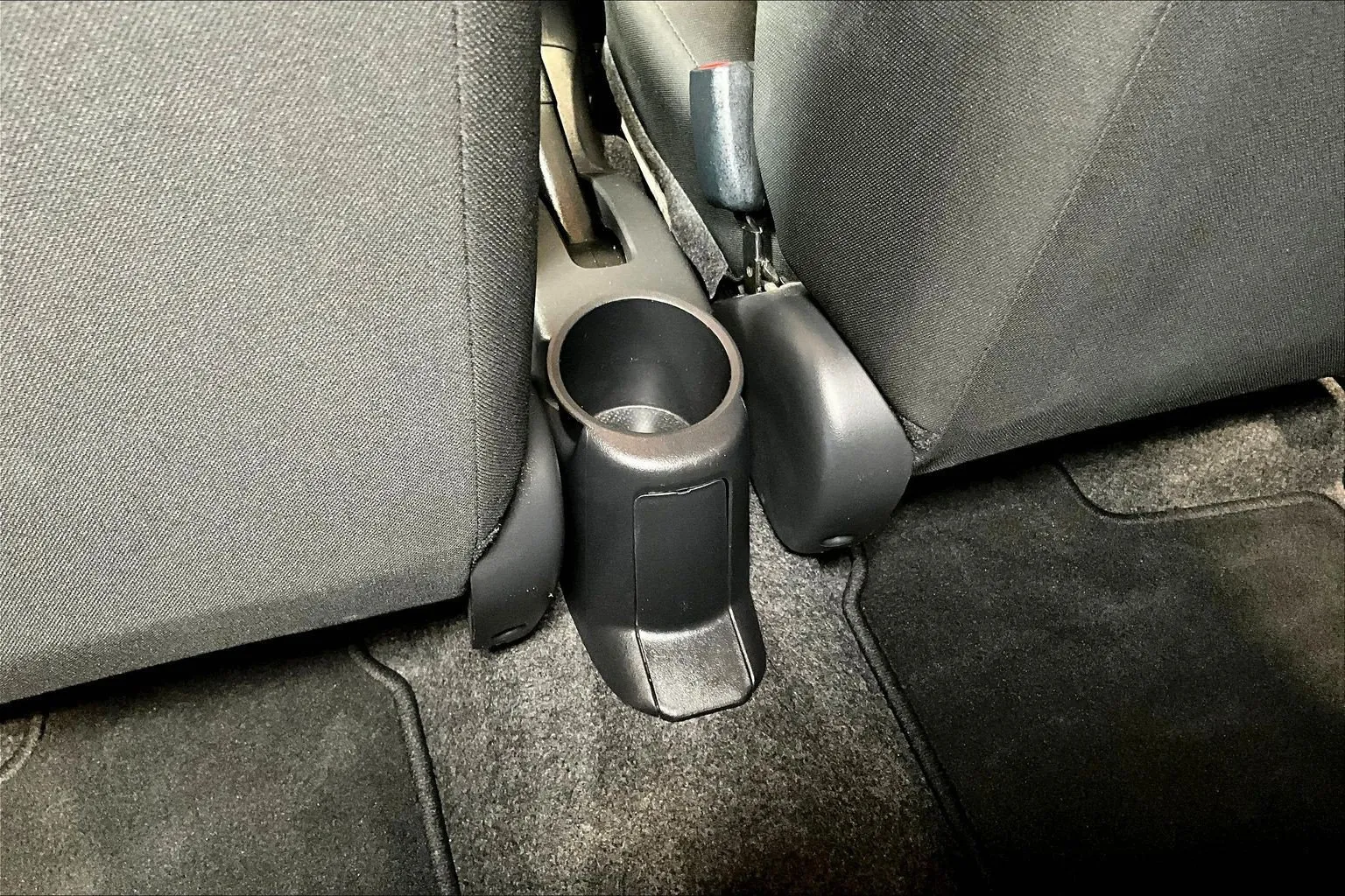 Mitsubishi Mirage photo 11