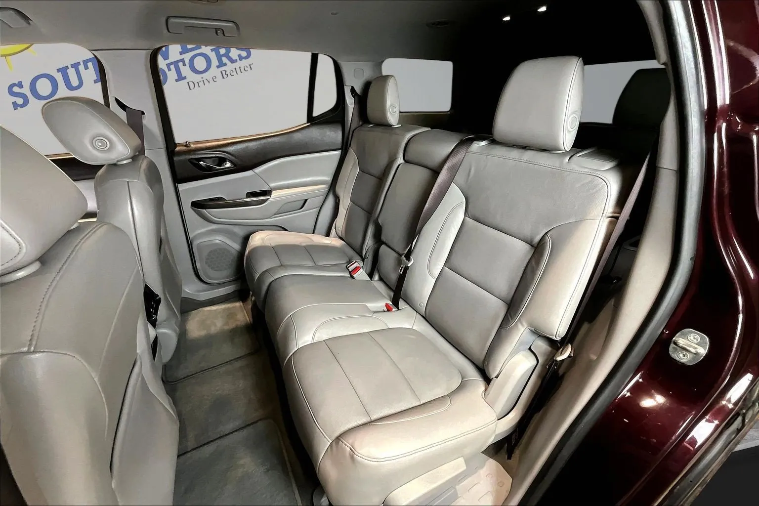 GMC Acadia photo 22